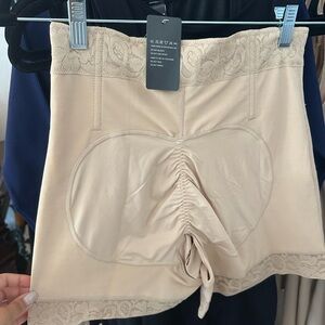 Nude buttock lift tummy control shapewear boxer shorts